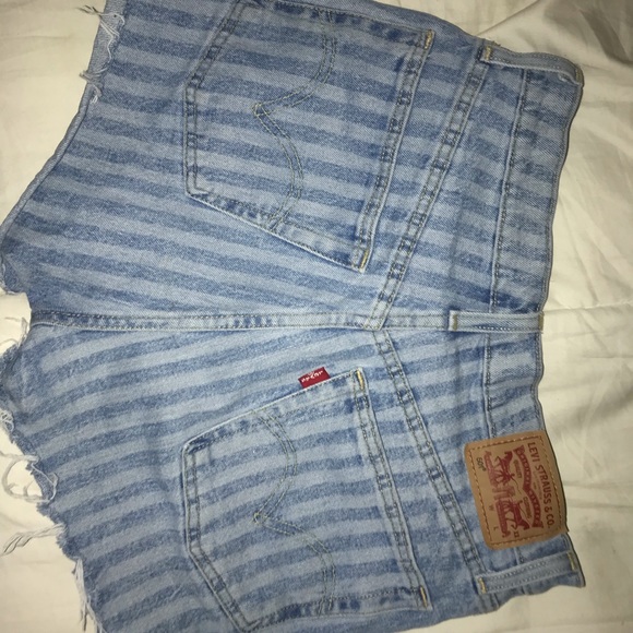 Striped Levi’s button up shorts - Picture 4 of 4